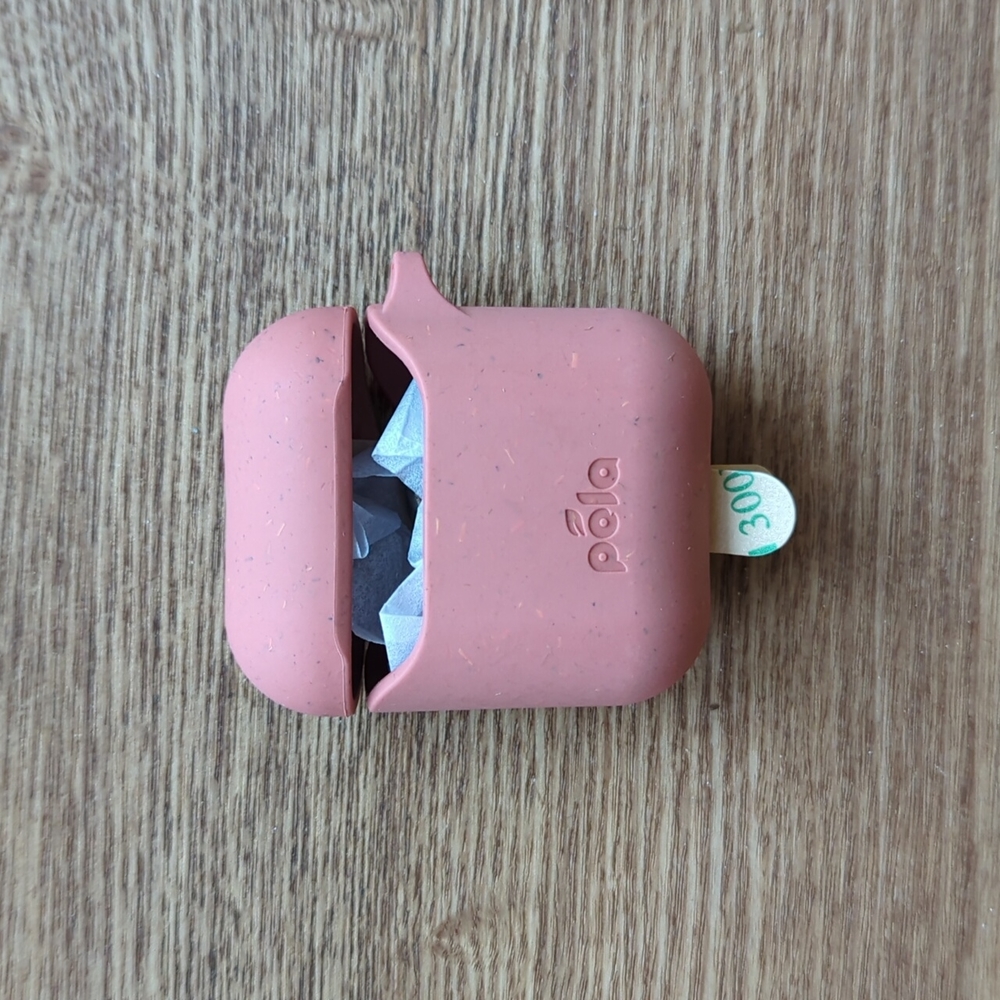 NWT Pela Airpods Case Terracotta